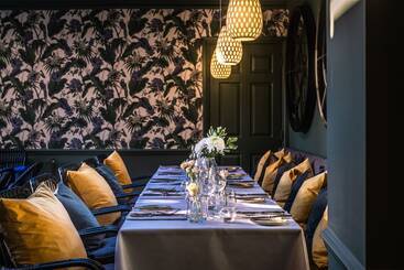 هتل The Black Lion, Long Melford
