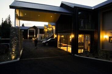 هتل The St James Premium Accommodation