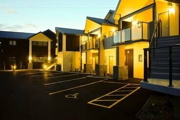 هتل The St James Premium Accommodation