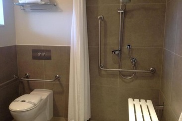 هتل The St James Premium Accommodation