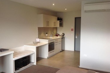 هتل The St James Premium Accommodation
