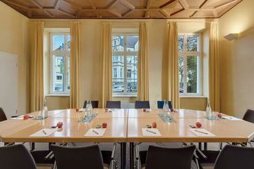 هتل The Yard Bad Honnef
