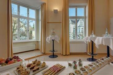 هتل The Yard Bad Honnef