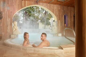 هتل Thermae Grimbergen
