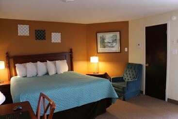 Midtown Motel & Suites