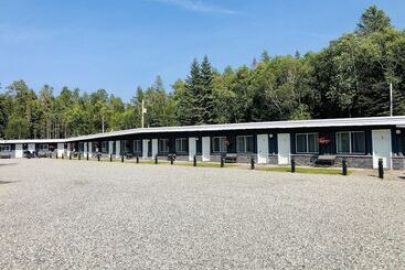 Mystic Isle Motel