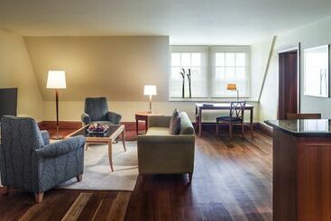 Apartment Residences At Park Hyatt