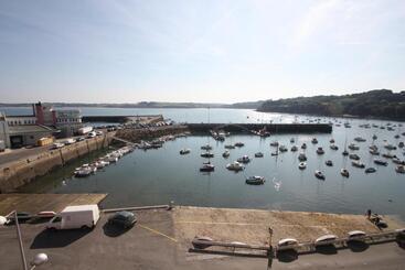 Appartement Design Iii   Port Du Rosmeur   Douarnenez