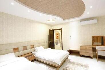 هتل آپارتمان Four Seasons Suites