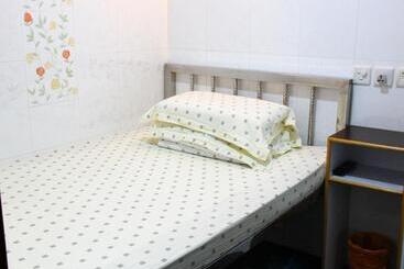 پانسیون Pay Less Guesthouse