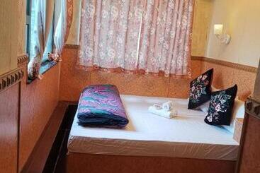 پانسیون Toronto Guest House
