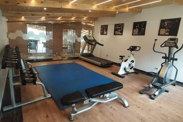 The Orchard Greens Resort   A Centrally Heated Property