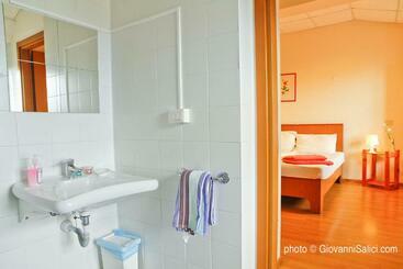 Santangela Hostel & Rooms