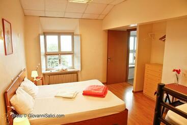 Santangela Hostel & Rooms