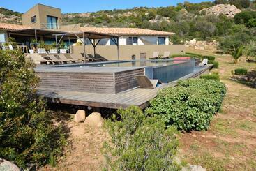 تختخواب و صبحانه Chambres D'hôtes Bianca Casa