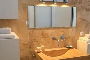 تختخواب و صبحانه Chambres D'hôtes Bianca Casa