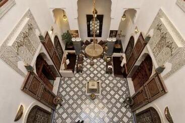 تختخواب و صبحانه Riad Noujoum Medina