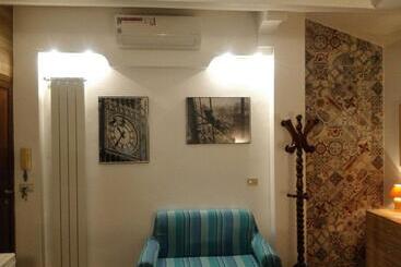 تختخواب و صبحانه Villa Marysa Apartments Seaview