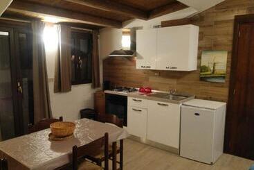 تختخواب و صبحانه Villa Marysa Apartments Seaview