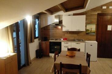 تختخواب و صبحانه Villa Marysa Apartments Seaview