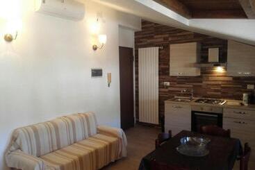 تختخواب و صبحانه Villa Marysa Apartments Seaview