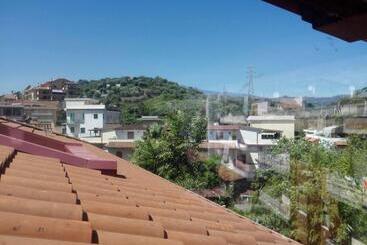 تختخواب و صبحانه Villa Marysa Apartments Seaview