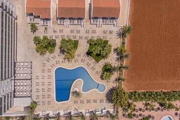 هتل Bohemian Gardens