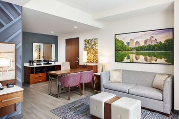 هتل Embassy Suites By Hilton Atlanta Airport North