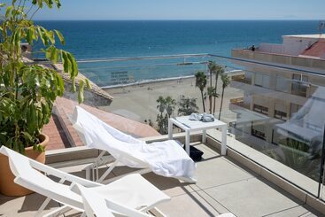 هتل Estepona Plaza