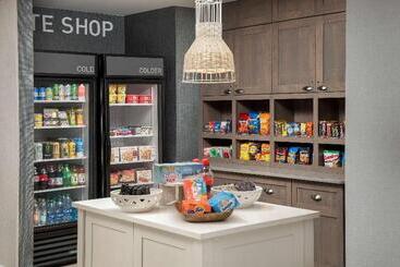 هتل Homewood Suites By Hilton Destin