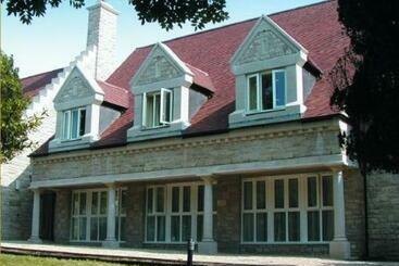هتل Louisa Lodge & Purbeck House