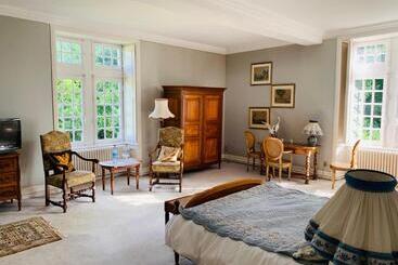 膳宿费 Manoir De Trégaray