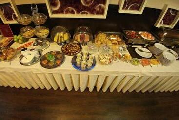 Bnc Hotel Restaurant Bowling