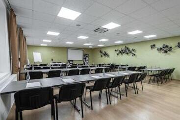 Bnc Hotel   Restaurant   Bowling