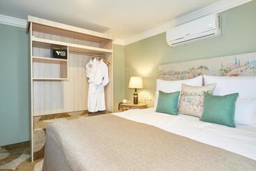 Crocus Gere Bor Hotel Resort & Wine Spa