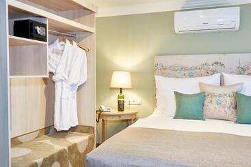 Crocus Gere Bor Hotel Resort & Wine Spa