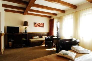 Crocus Gere Bor Hotel Resort & Wine Spa