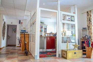 هتل A La Villa Boucicaut