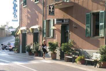 هتل Albergo La Marina B&b