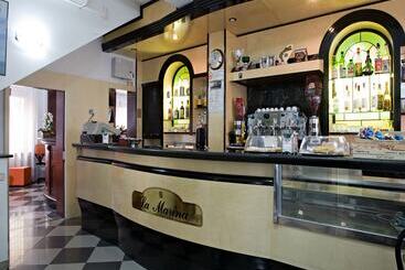 هتل Albergo La Marina B&b