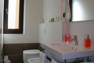 هتل Albergo La Marina B&b
