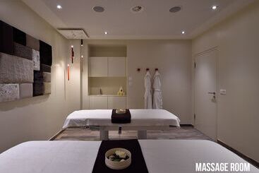 هتل Grand Hôtel Les Endroits
