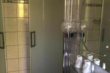 هتل Haus Drei Tannen