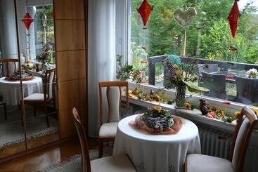 هتل Haus Drei Tannen