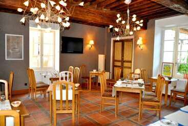 هتل Relais De La Cote D Or