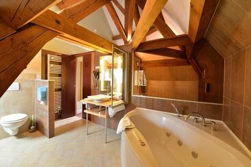 هتل Relais De La Cote D Or