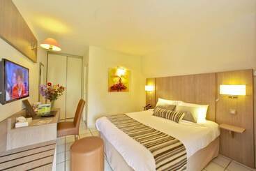 هتل Hostellerie Du Causse