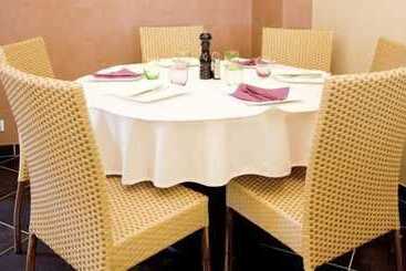 هتل Logis Hôtel Restaurant L Europe