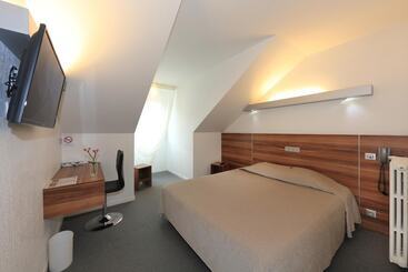 هتل Logis Hôtel Restaurant L Europe