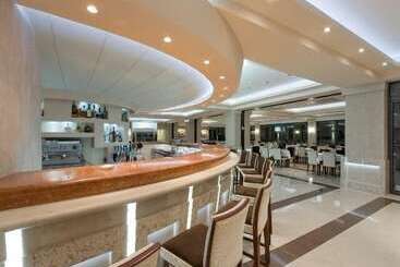 هتل Monte Casa Spa & Wellness